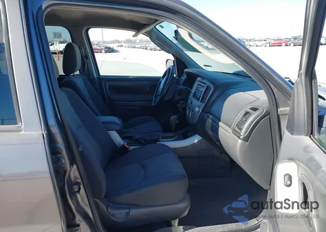 2006 Mazda Tribute I from USA, damaged, VIN 4F2YZ02Z06KM30287